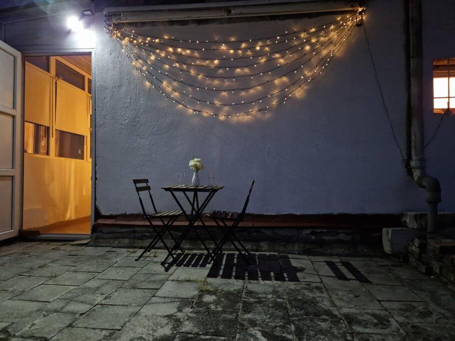 Charming Apartment With Private Terrace Bucureşti Ngoại thất bức ảnh