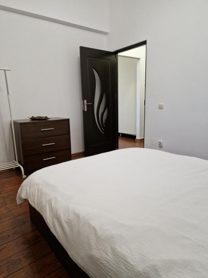 Charming Apartment With Private Terrace Bucureşti Ngoại thất bức ảnh