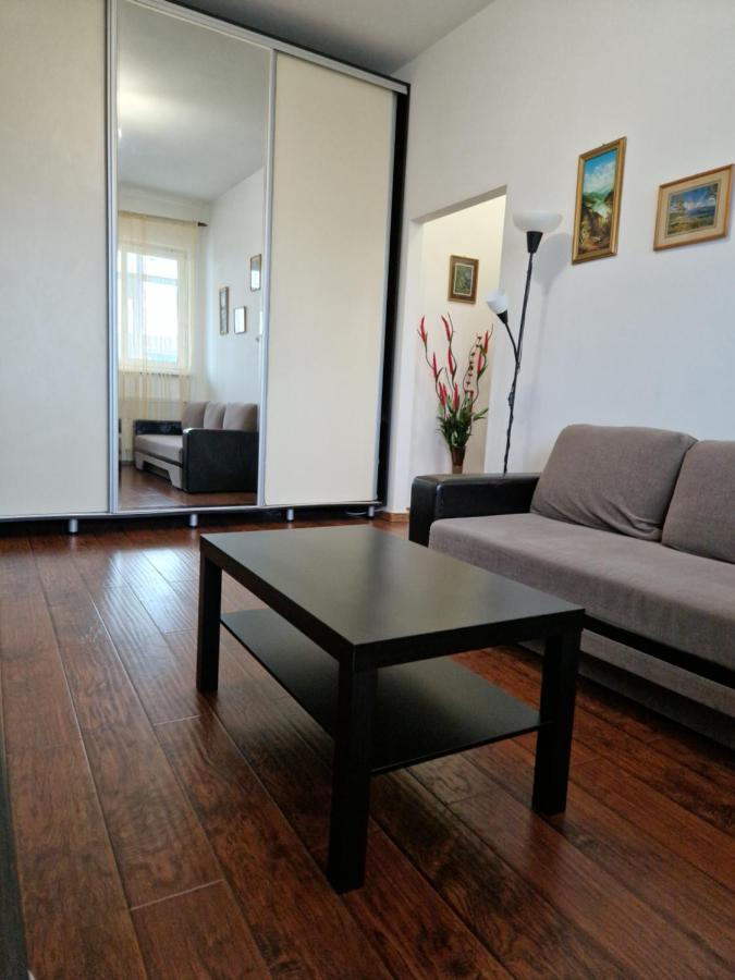 Charming Apartment With Private Terrace Bucureşti Ngoại thất bức ảnh
