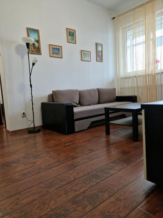 Charming Apartment With Private Terrace Bucureşti Ngoại thất bức ảnh