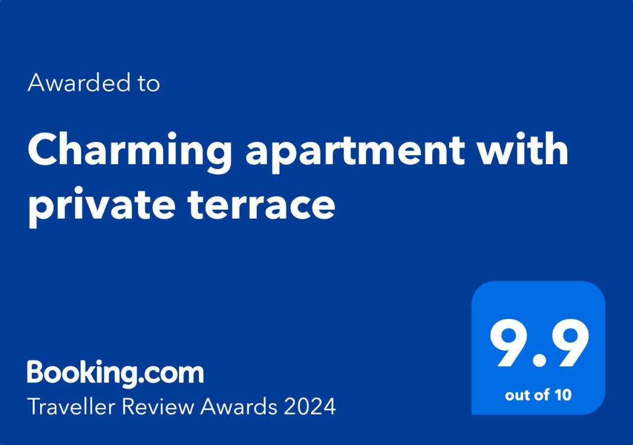 Charming Apartment With Private Terrace Bucureşti Ngoại thất bức ảnh